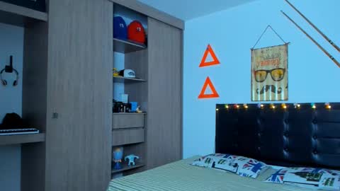 Elias Valencia online show from 02-15-25, 09:05