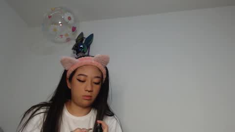 Snapshot of flamebond_room chatting on 10-14-25, 12:06 tteo Sienna online show from 10-14-25, 12:06