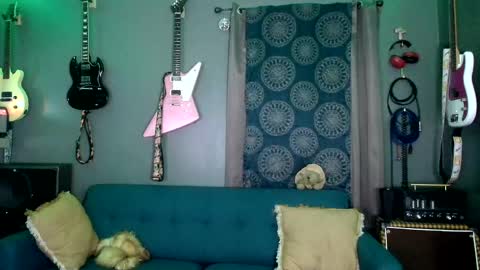 Flannel Dong online show from 11-29-25, 02:25