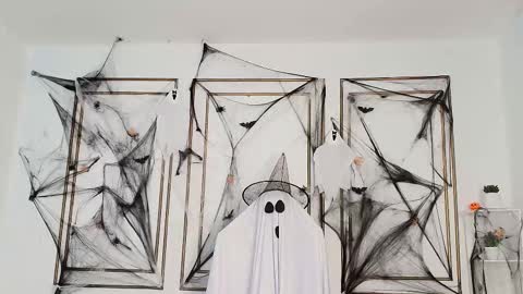 Flavia online show from 10-18-25, 07:36