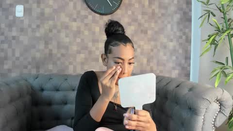 Flavia online show from 10-30-25, 07:25