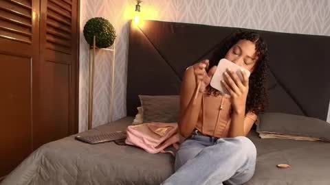 Flavia online show from 11-11-25, 07:36