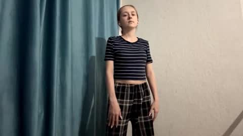 Snapshot of fleshpoetry chatting on 02-25-26, 01:26 Emma online show from 02-25-26, 01:26