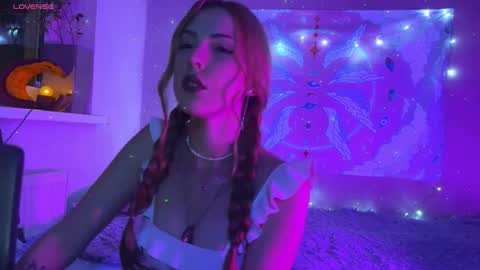 Mia online show from 11-04-25, 04:50