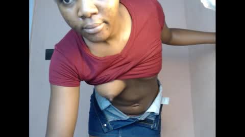 Snapshot of flirtxxdiva chatting on 10-20-25, 02:45 flirtxxdiva online show from 10-20-25, 02:45