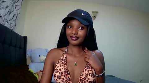 Snapshot of flirtyy_sheery chatting on 01-17-25, 11:38 sheery online show from 01-17-25, 11:38