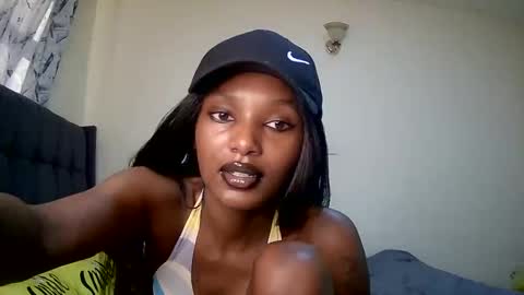 Snapshot of flirtyy_sheery chatting on 01-22-25, 05:16 sheery online show from 01-22-25, 05:16