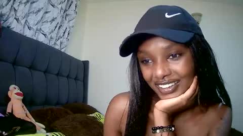Snapshot of flirtyy_sheery chatting on 01-25-25, 01:52 sheery online show from 01-25-25, 01:52