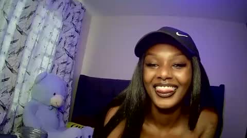 Snapshot of flirtyy_sheery chatting on 02-14-25, 06:12 sheery online show from 02-14-25, 06:12