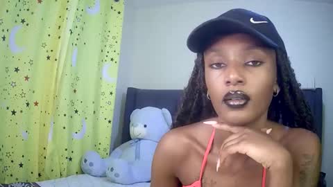 Snapshot of flirtyy_sheery chatting on 10-19-25, 04:02 sheery online show from 10-19-25, 04:02