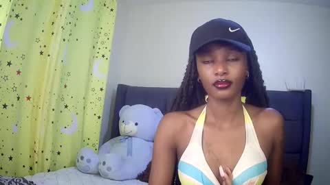 Snapshot of flirtyy_sheery chatting on 10-20-25, 07:31 sheery online show from 10-20-25, 07:31