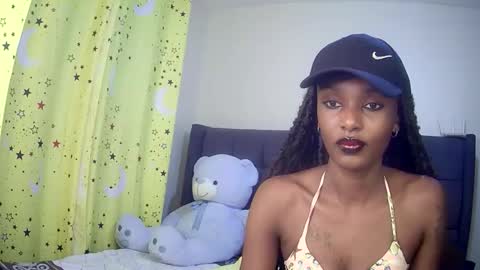 Snapshot of flirtyy_sheery chatting on 10-21-25, 05:52 sheery online show from 10-21-25, 05:52