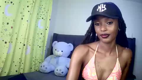 Snapshot of flirtyy_sheery chatting on 10-31-25, 11:44 sheery online show from 10-31-25, 11:44