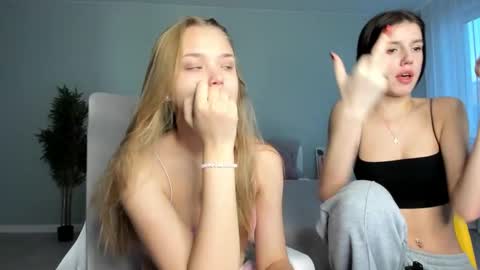 Mona online show from 11-08-25, 01:06