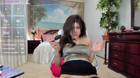 Nicole online show from 02-11-25, 12:05