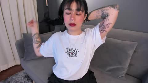 Its a pleasure to meet you. Im Flower. Help me reach 1k. Follow me. online show from 11-21-25, 11:42