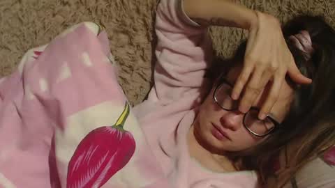 say meow and send tip  online show from 12-01-24, 08:42