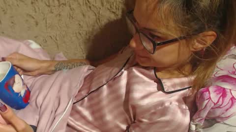 say meow and send tip  online show from 09-09-25, 11:15