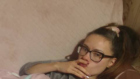 say meow and send tip  online show from 11-23-25, 06:52