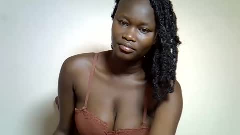 flowerdiva002 online show from 11-12-25, 07:31