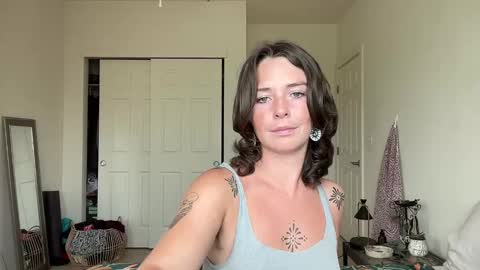 Flowergirl online show from 01-16-26, 10:47