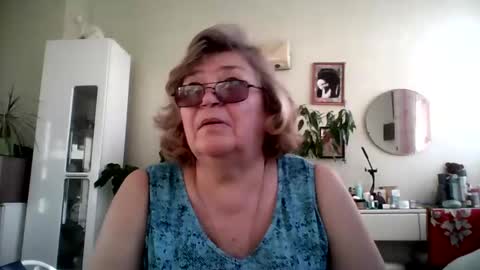 Flowerlower online show from 02-19-25, 01:28