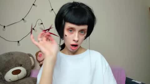 Flower online show from 10-11-25, 04:05