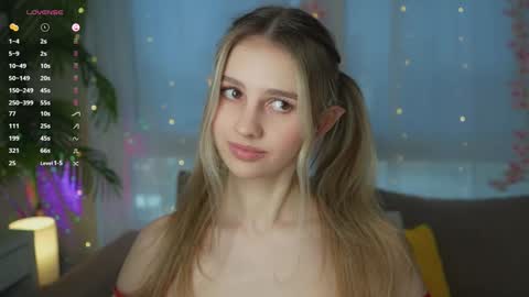 Adeline online show from 12-24-24, 08:33