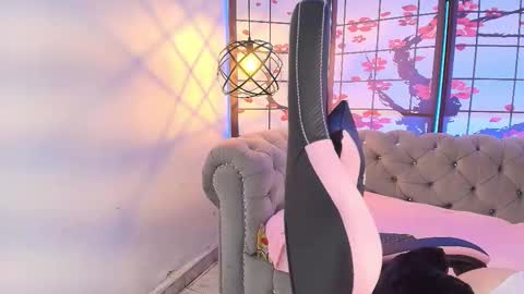 Snapshot of fluffy_bubble21 chatting on 11-24-25, 04:12 FLUFFY BUBBLE online show from 11-24-25, 04:12