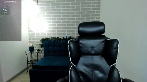 Snapshot of fluffy_monica chatting on 12-20-24, 04:20 Monica online show from 12-20-24, 04:20