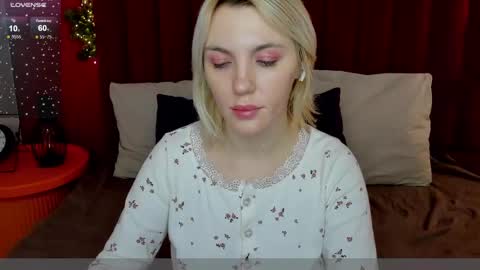 Snapshot of fluffy_monica chatting on 01-09-25, 01:29 Monica online show from 01-09-25, 01:29