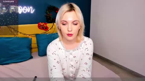 Snapshot of fluffy_monica chatting on 01-10-25, 08:29 Monica online show from 01-10-25, 08:29