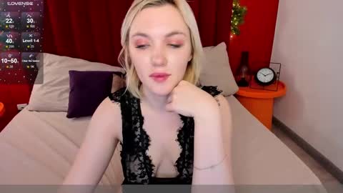 Snapshot of fluffy_monica chatting on 01-12-25, 04:21 Monica online show from 01-12-25, 04:21