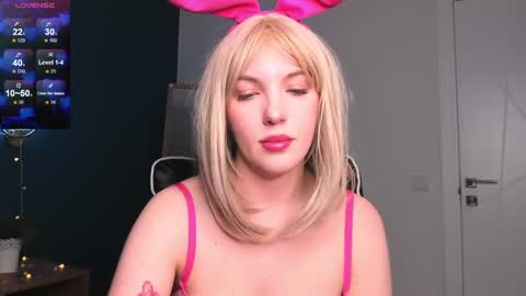 Snapshot of fluffy_monica chatting on 02-14-25, 04:37 Monica online show from 02-14-25, 04:37