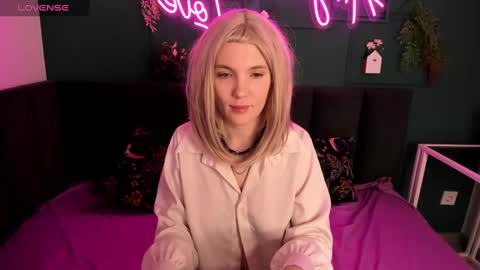 Snapshot of fluffy_monica chatting on 03-03-25, 07:32 Monica online show from 03-03-25, 07:32