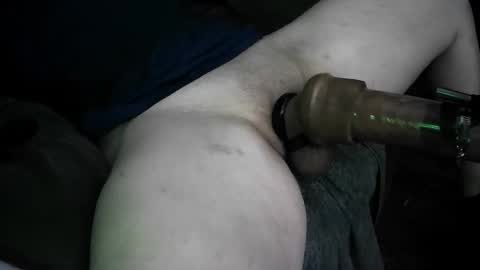 fluffyopillow online show from 10-24-25, 08:11