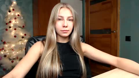 Molli  Ready for any play with you. Hottest show in pvt  Help a student earn big tokens  online show from 12-26-24, 09:26