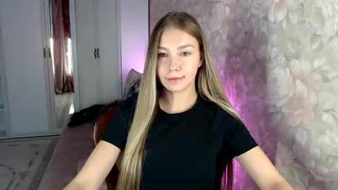 Molli  Ready for any play with you. Hottest show in pvt  Help a student earn big tokens  online show from 10-15-25, 12:27