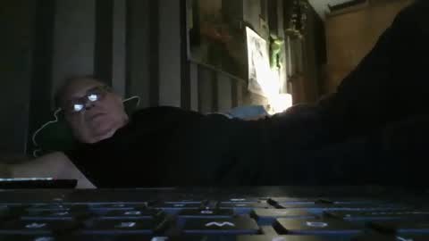 Snapshot of fofodi chatting on 12-14-25, 08:13 fofodi online show from 12-14-25, 08:13