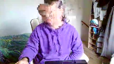 Snapshot of foix228489 chatting on 09-28-25, 02:22 foxalwaysexcited online show from 09-28-25, 02:22