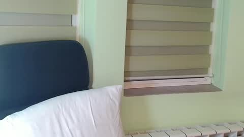 independent model online show from 12-04-24, 03:43