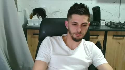 independent model online show from 02-25-25, 07:58