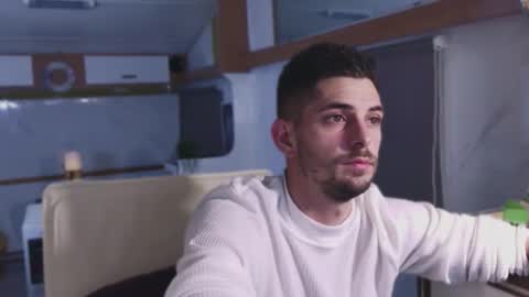 independent model online show from 12-21-25, 10:28