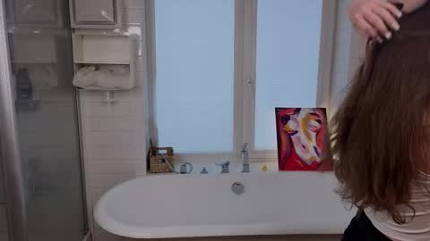 Snapshot of fondawollyung chatting on 02-17-26, 05:48 Mery online show from 02-17-26, 05:48