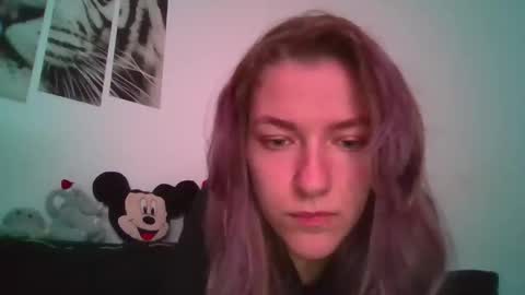 Snapshot of forbidden_doll chatting on 12-20-25, 09:00 Pussy Queen online show from 12-20-25, 09:00