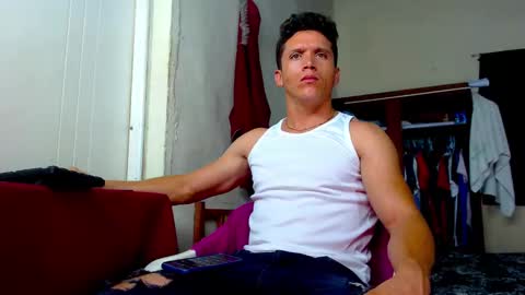 Snapshot of forestcanm chatting on 09-22-25, 01:07 Frank online show from 09-22-25, 01:07