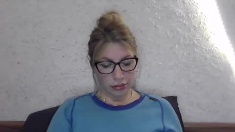 Snapshot of fox_red_lady7 chatting on 12-17-24, 07:48 fox_red_lady7 online show from 12-17-24, 07:48