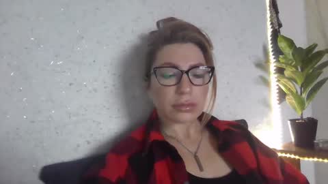 Snapshot of fox_red_lady7 chatting on 03-02-25, 07:32 fox_red_lady7 online show from 03-02-25, 07:32