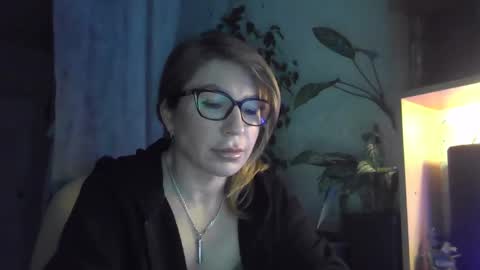 Snapshot of fox_red_lady7 chatting on 03-03-25, 06:33 fox_red_lady7 online show from 03-03-25, 06:33