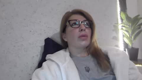 Snapshot of fox_red_lady7 chatting on 03-11-25, 08:09 fox_red_lady7 online show from 03-11-25, 08:09